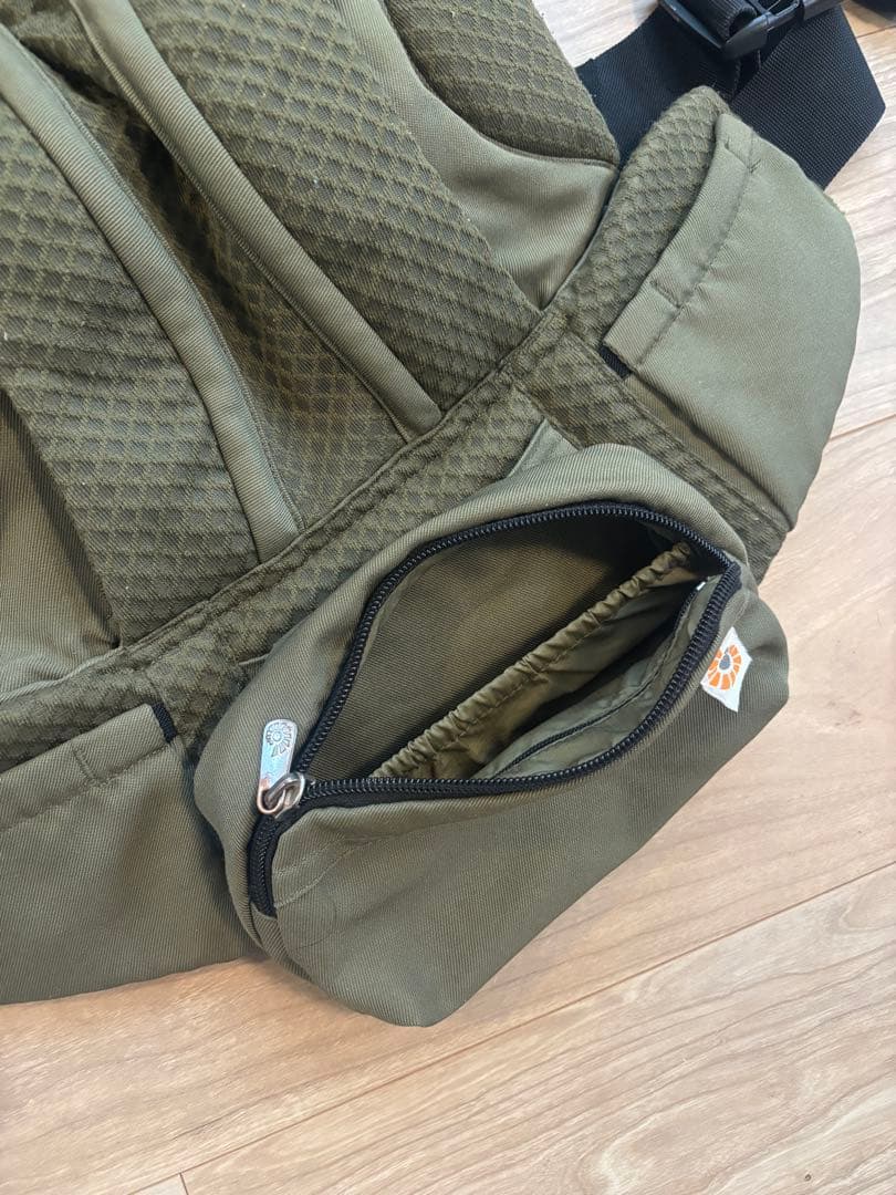 Ergobaby omni breeze オムニブリーズ　グリーン