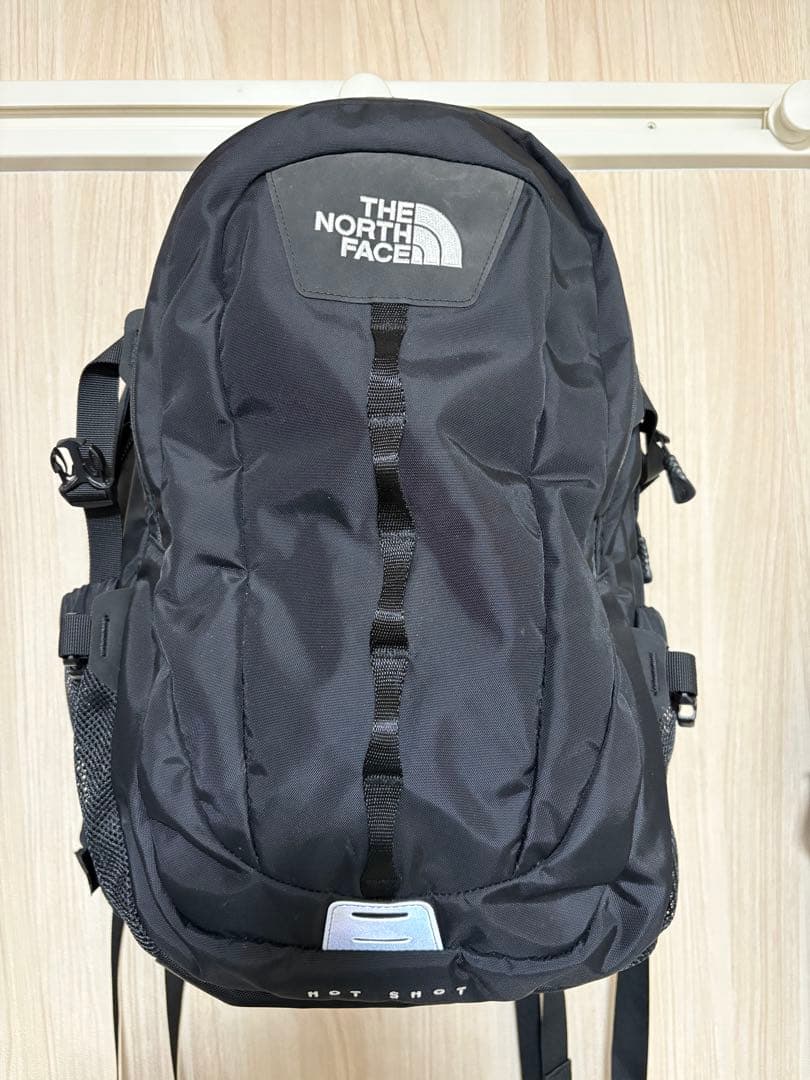 THE NORTH FACE ブラック リュックHOT SHOT