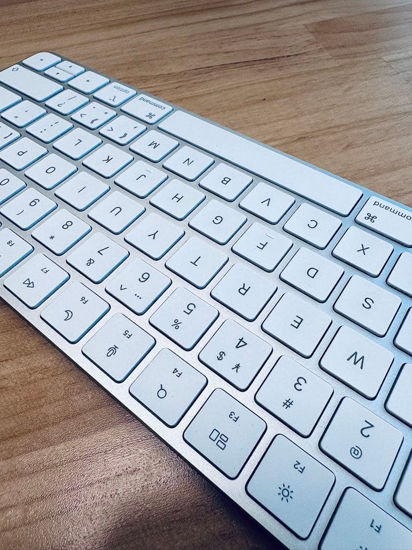 ホワイトワイヤレスキーボードApple Magic Keyboard typec