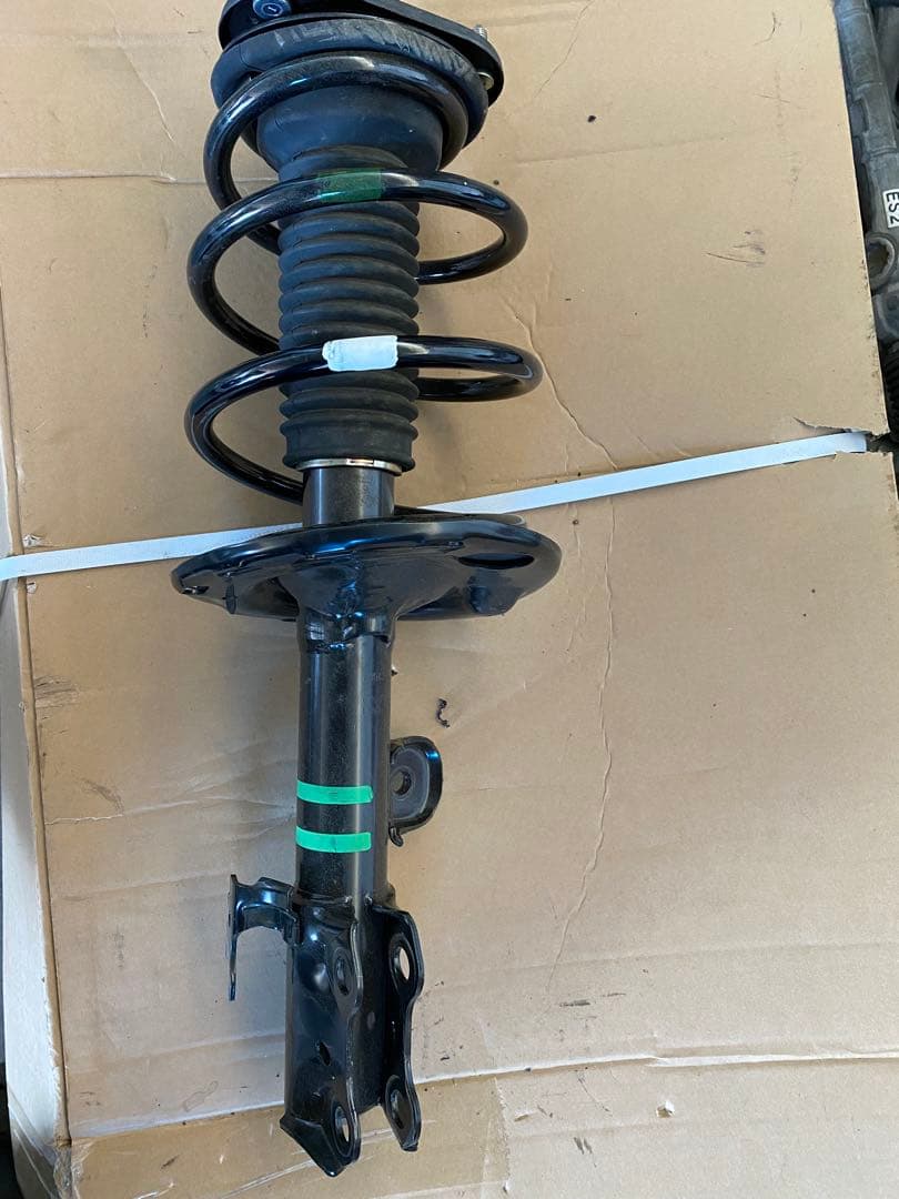 サスペンションキット ストラットとスプリングセット ALPHARD