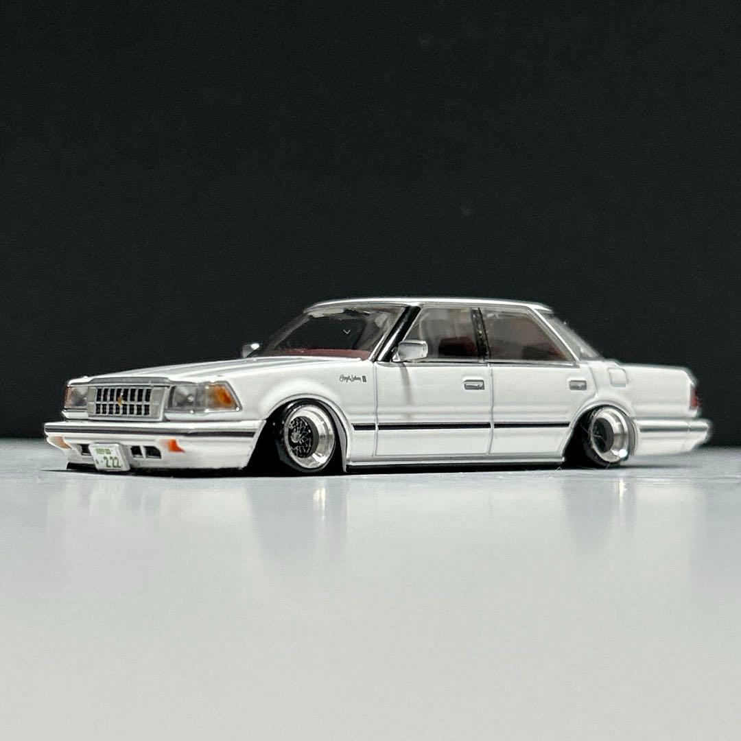 トミカリミテッドヴィンテージネオ　クラウン改