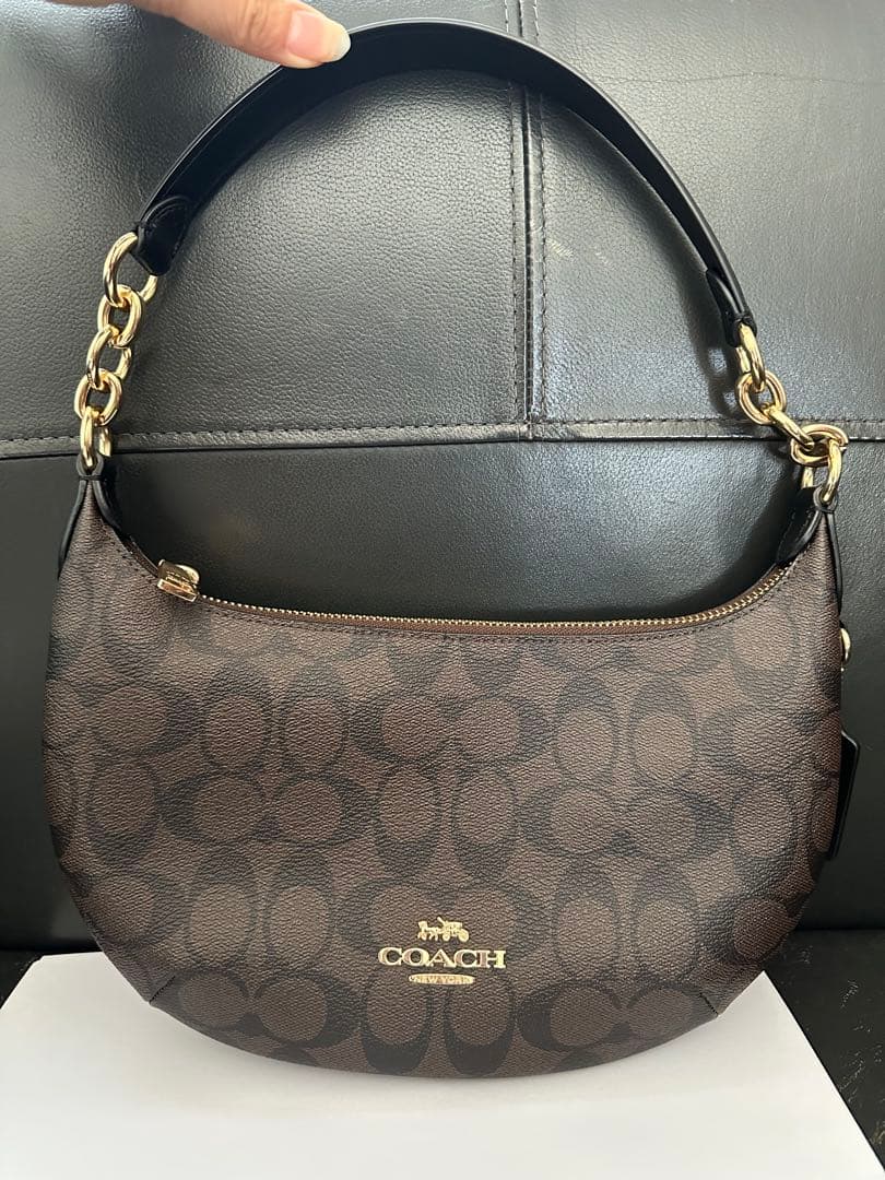 COACH ロゴ入りブラウンバッグ