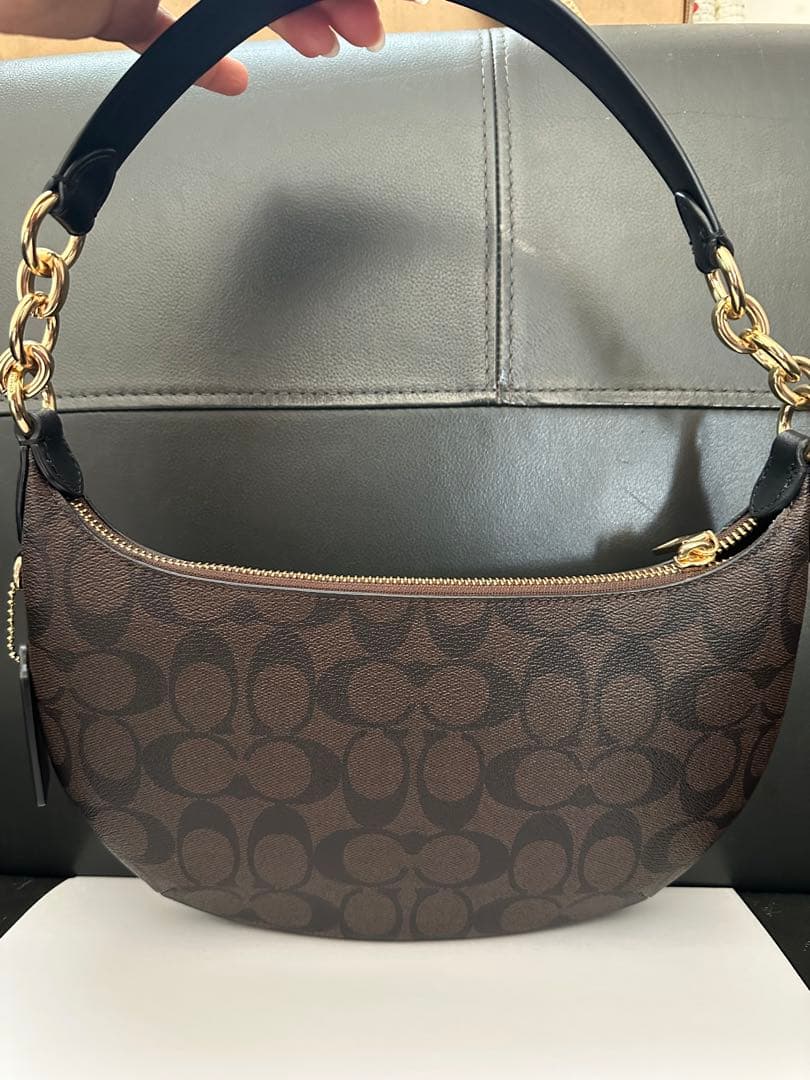 COACH ロゴ入りブラウンバッグ