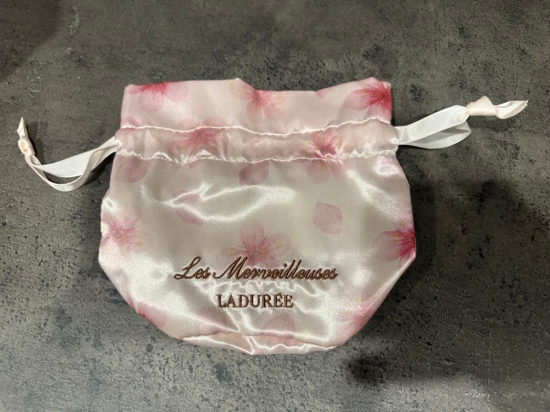 レ・メルヴェイユーズラデュレフェイスカラーサクラ&リミテッドエディションポット