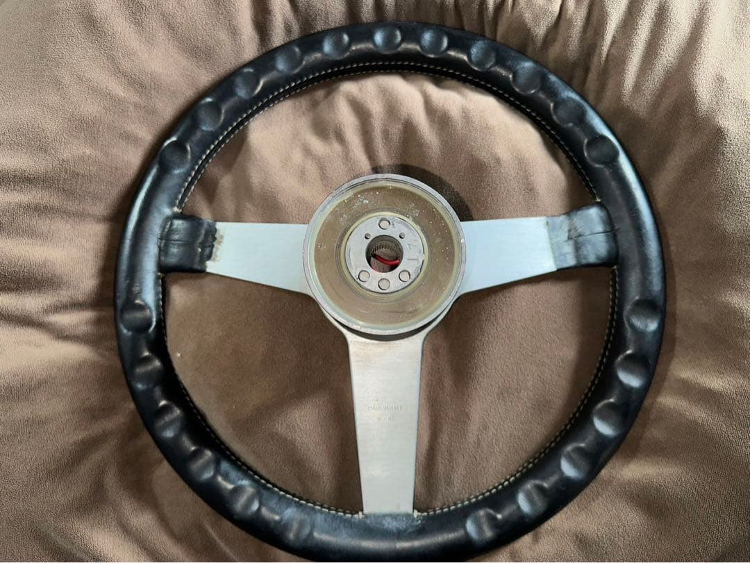 【希少】★ジル・ビルヌーブ★MOMO ステアリング★モモ 正規品