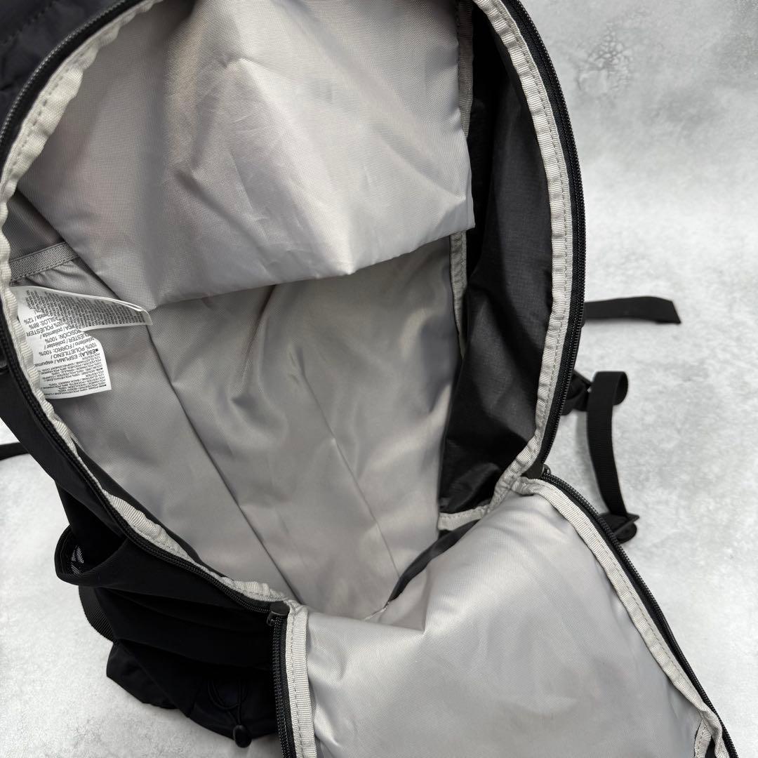 美品✨Salomon TRAIL BLAZER 20バックパック ブラック