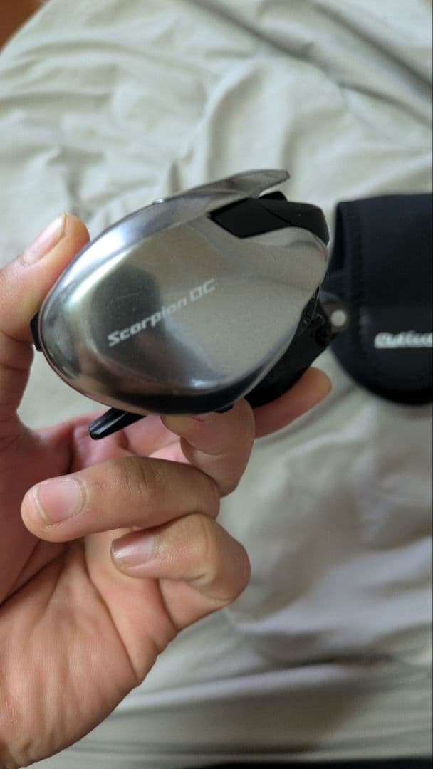 Scorpion DC シルバー ベイトリール 専用ケース付き