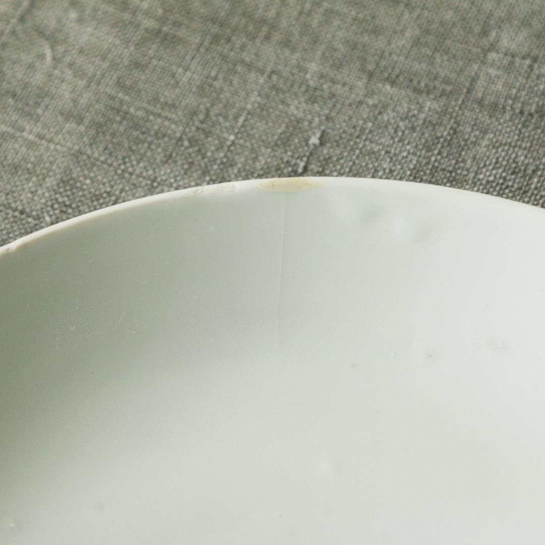 中国　大明成化年製銘　白南京　染付皿　古伊万里