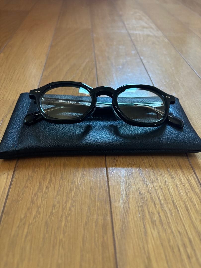 CASU Ultra ブラック サングラス ケース付き