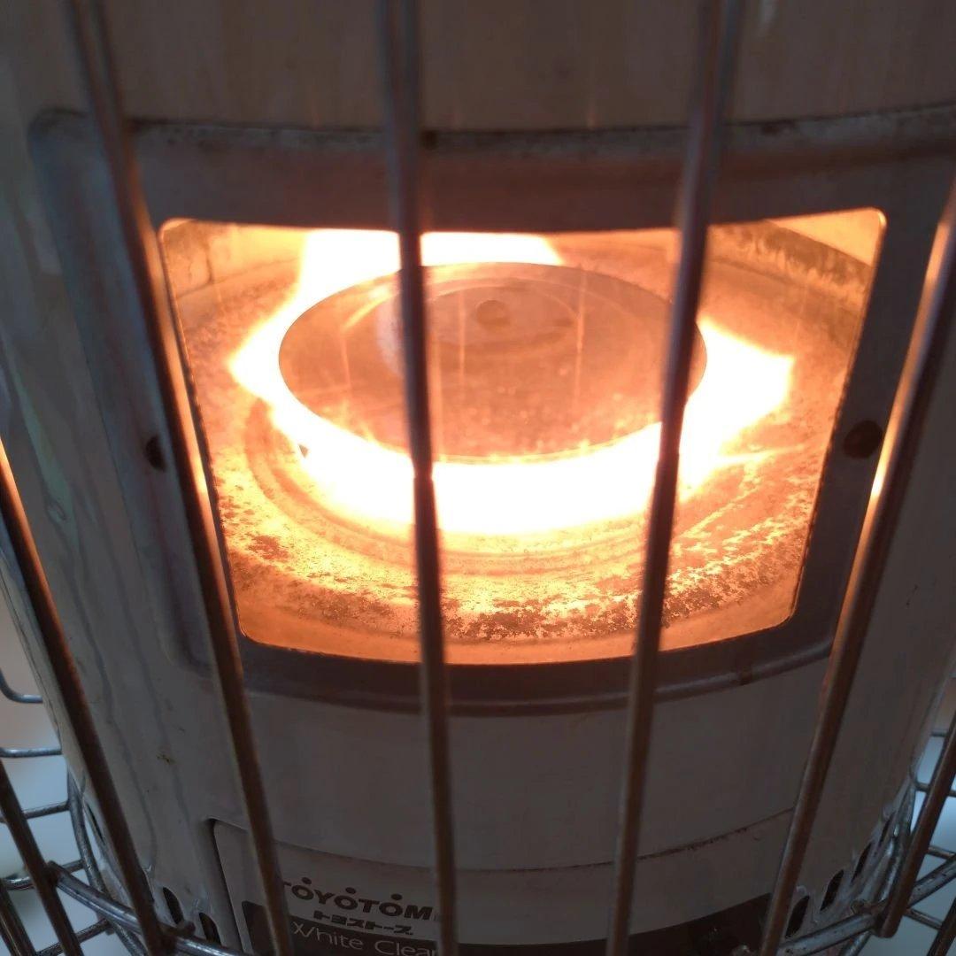 TOYOTOMI トヨストース　KS-56A ホワイト 石油ストーブ