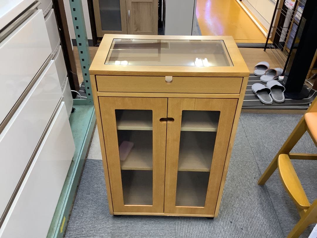 ガラス天板　キャビネット　無垢材