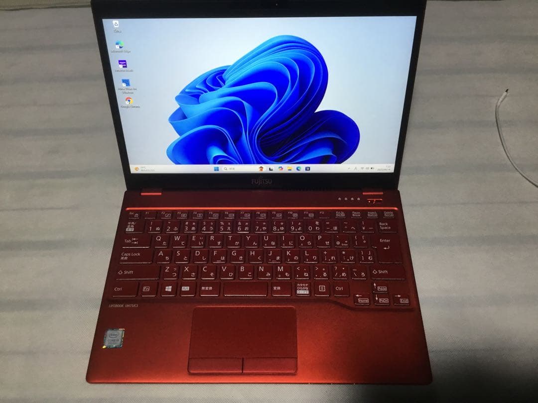 Fujitsu LIFEBOOK UH75/C3 訳あり