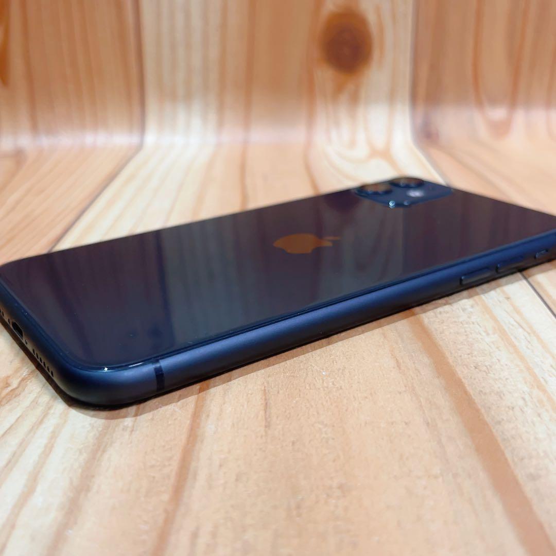 SIMフリー 本体 iPhone 11 64 GB ブラック 552 電池新品