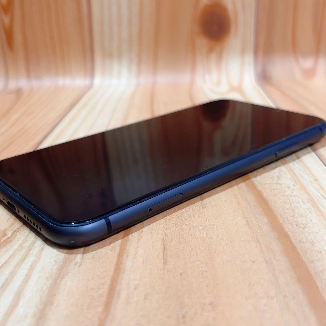 SIMフリー 本体 iPhone 11 64 GB ブラック 552 電池新品