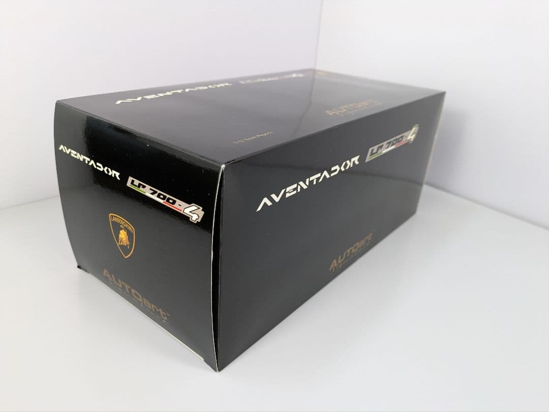1/18 ミニカー オートアート ランボルギーニ アヴェンタドール LP700