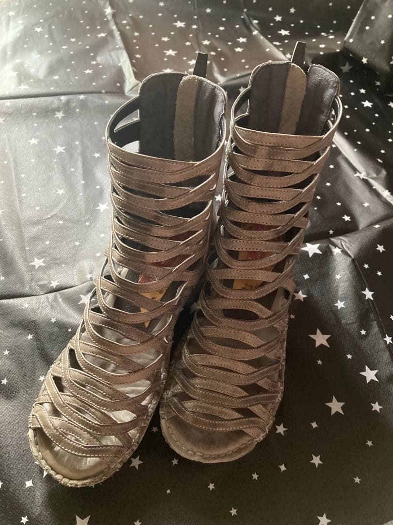 ヒナデイグリーン　グラディエーターサンダル　グレー　S