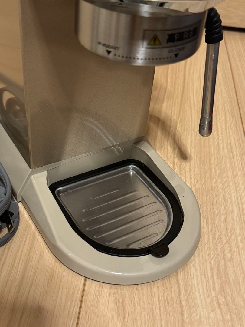 デロンギ エスプレッソ・カプチーノメーカー デディカ アルテ　EC885J