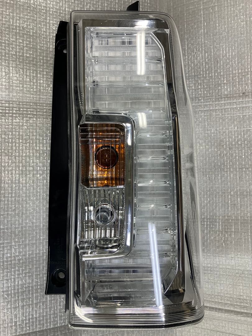 ♦︎ダイハツ★タントカスタムLA600S右純正テールランプ★インナーメッキ★良品★