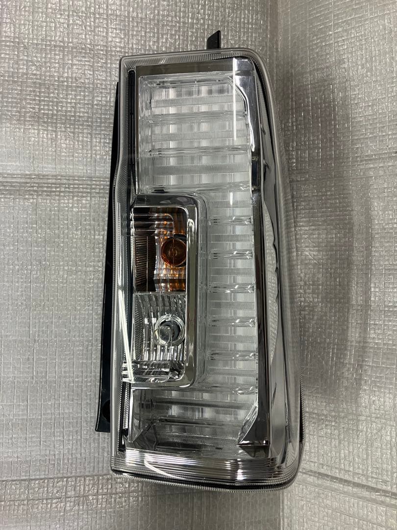 ♦︎ダイハツ★タントカスタムLA600S右純正テールランプ★インナーメッキ★良品★