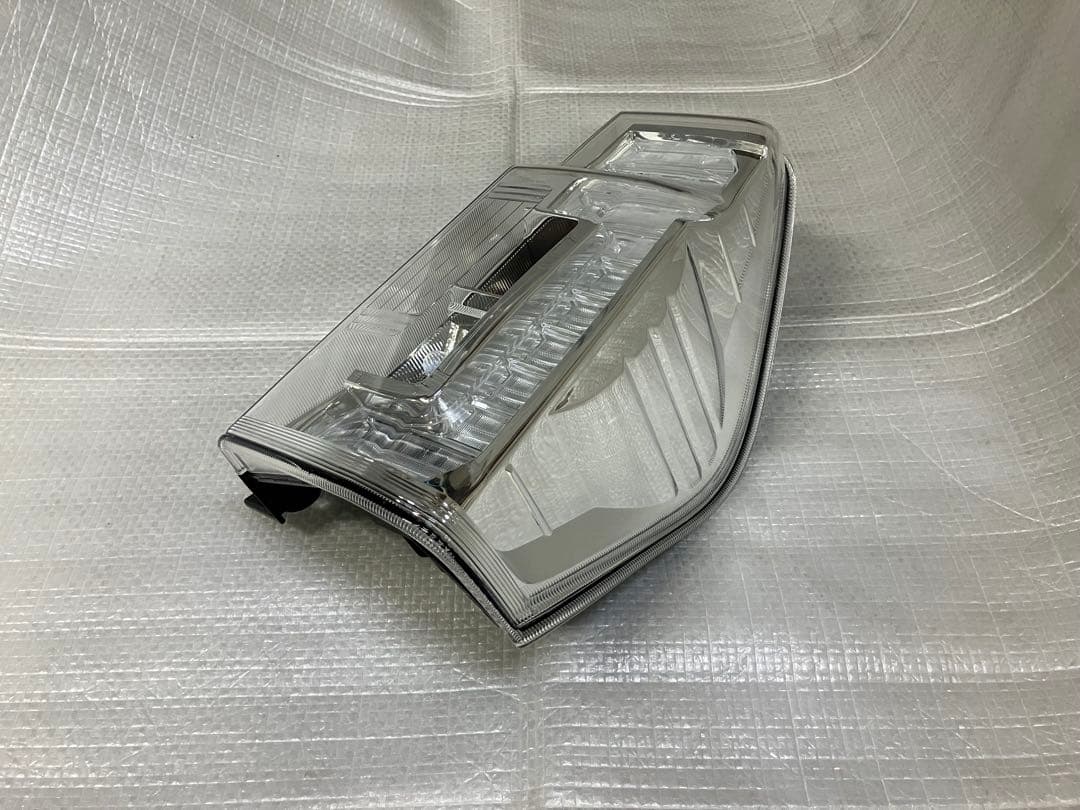 ♦︎ダイハツ★タントカスタムLA600S右純正テールランプ★インナーメッキ★良品★