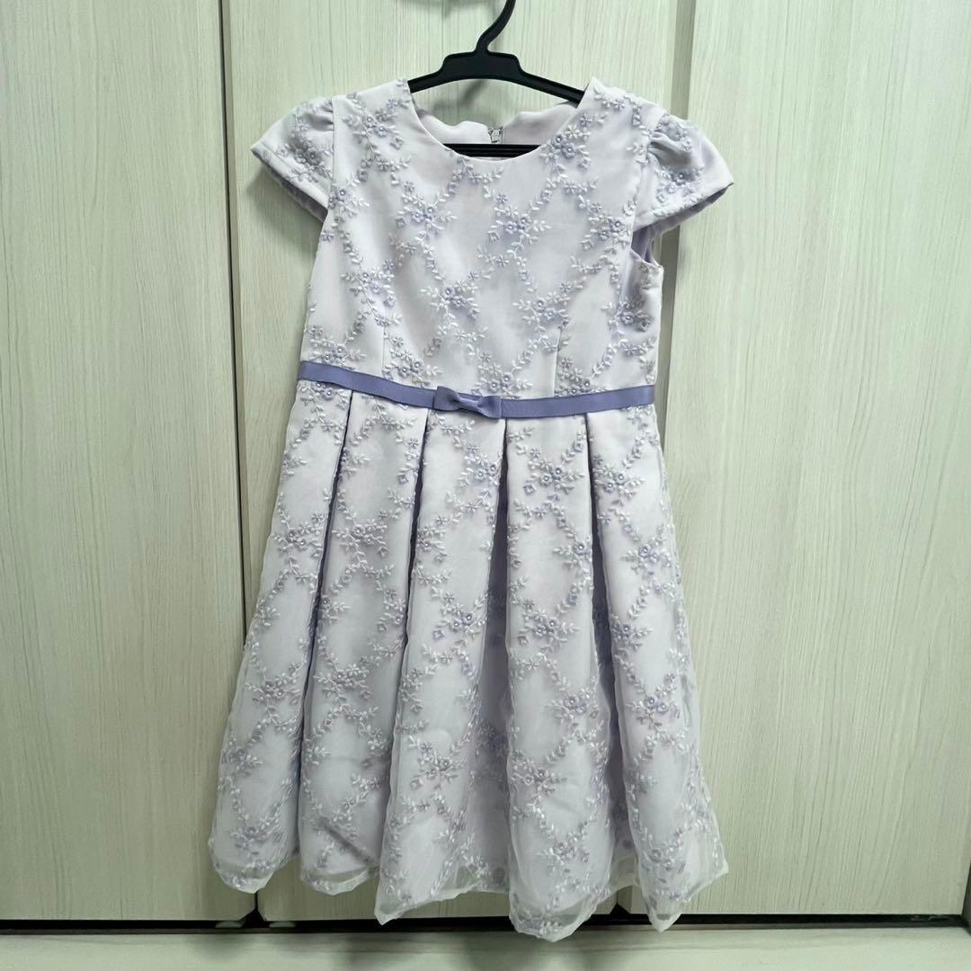 petit main薄紫のフラワー刺繍ドレスとカーディガン