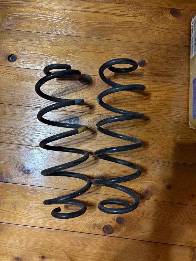 50プリウス前期　ツーリング　ショックアブソーバー　コイルスプリング