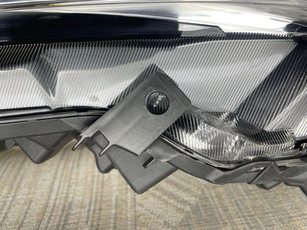 スバル レガシィBN9 BS9後期 左ライト KOITO 100-60388