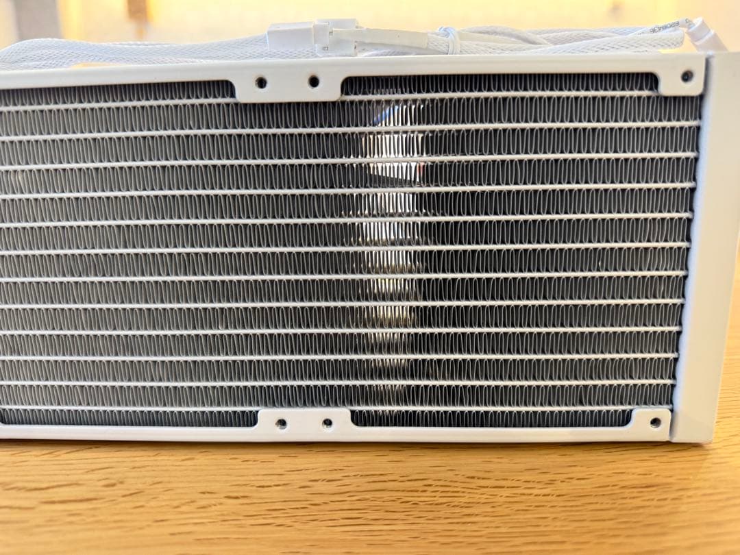 水冷式CPUクーラー cooler master 360L core ホワイト