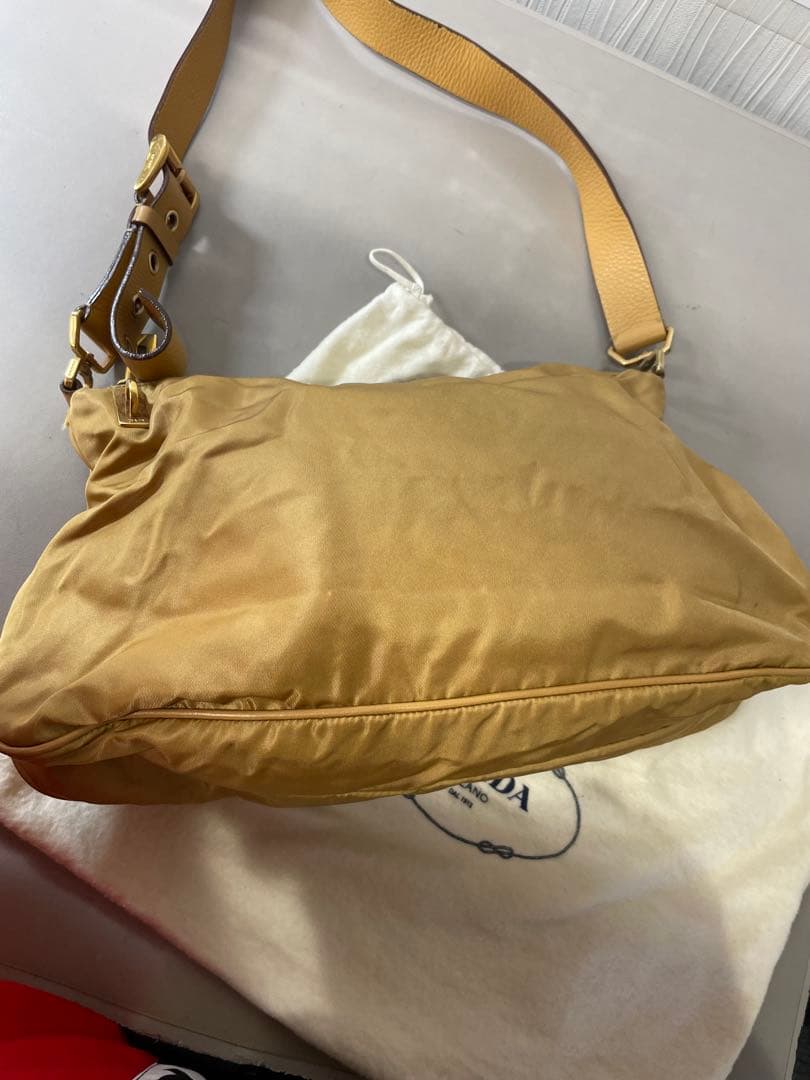 美品　プラダ PRADA ワンショルダー 三角ロゴ ナイロン ベージュ系