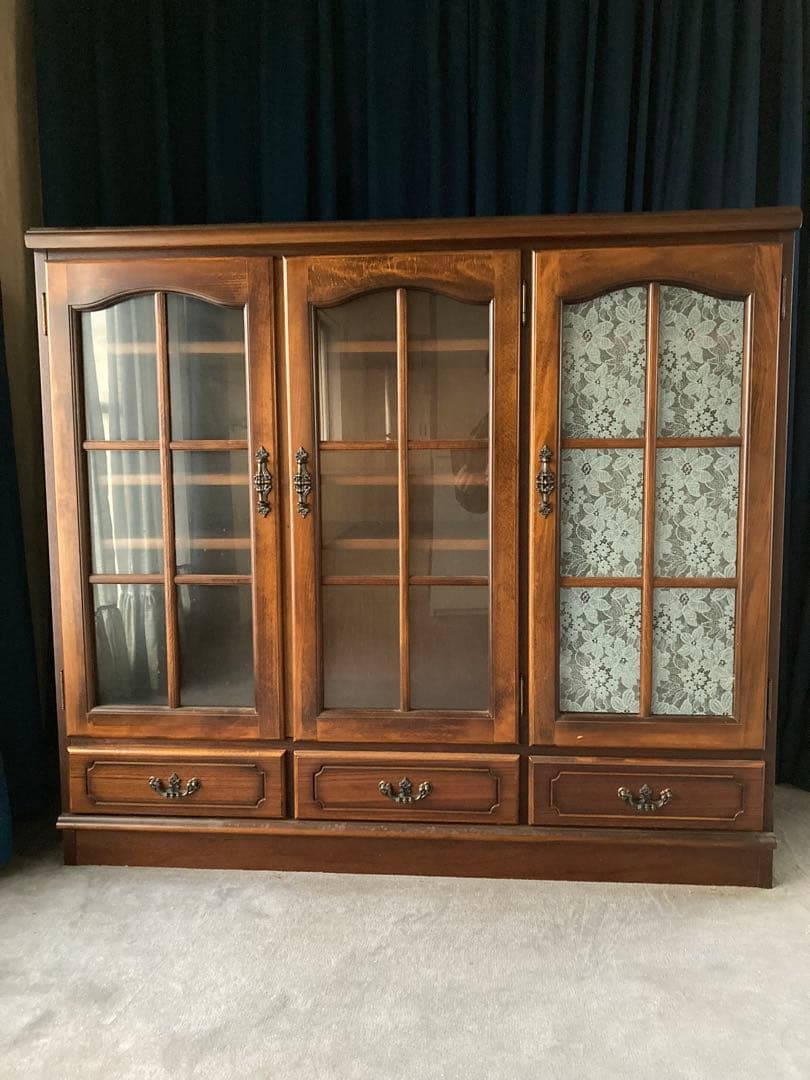 カリモク食器棚