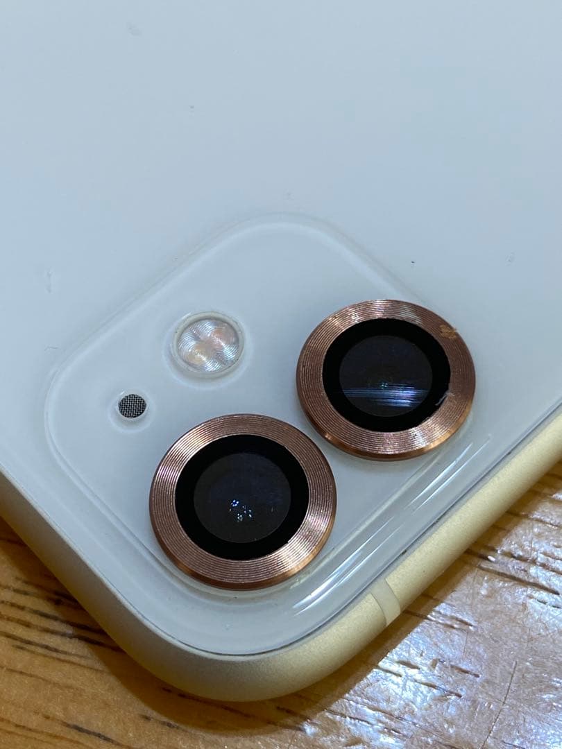 ま*ん様 Apple iPhone 11 ホワイト ゴールドフレーム