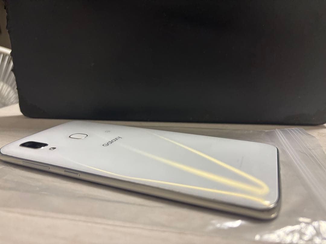 美品 Galaxy A30 SCV43 64GB 6.4インチ SIMロック解除