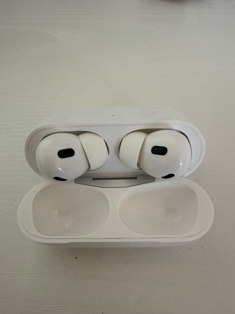 純正　AirPods pro 第2世代　本体