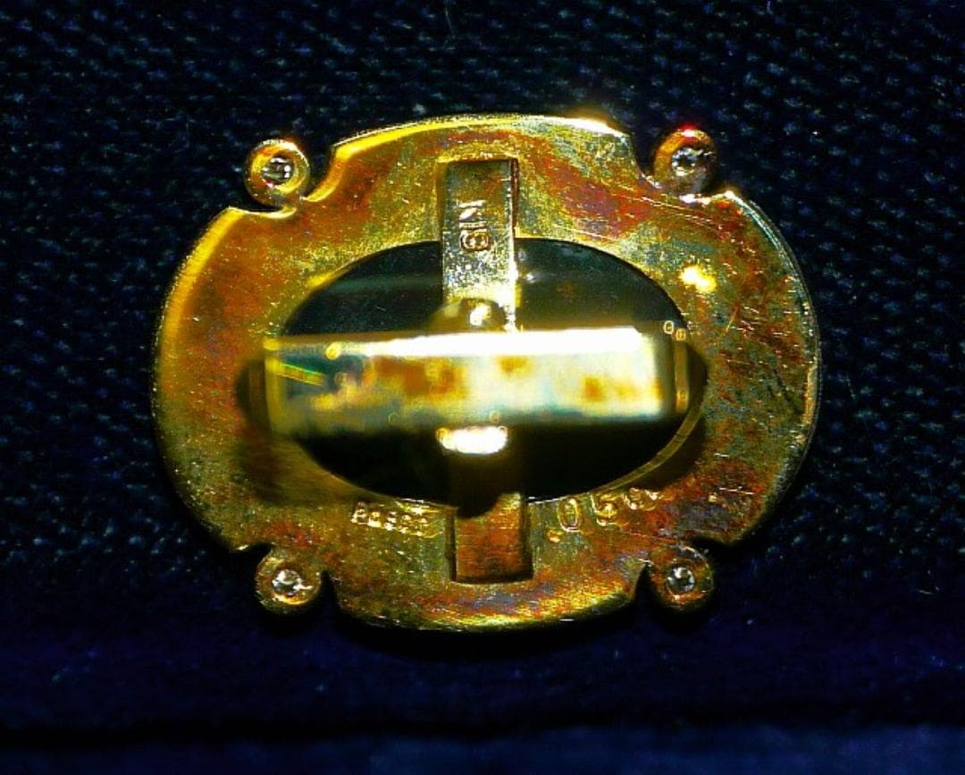 あ*ー様 質感あるk18ゴールド・ダイヤ・プラチナ・カメオ 馬モチーフカフスタイ