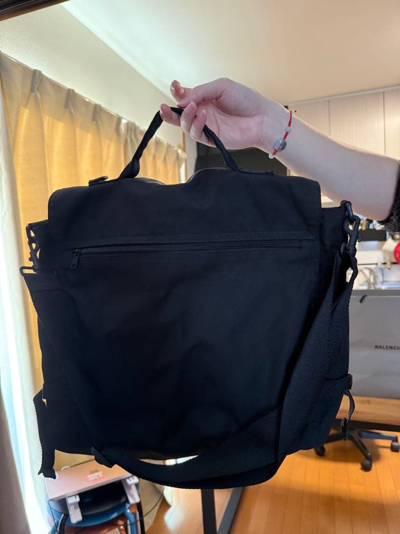 【美品】BALENCIAGA ARMY メッセンジャーバッグ ブラック