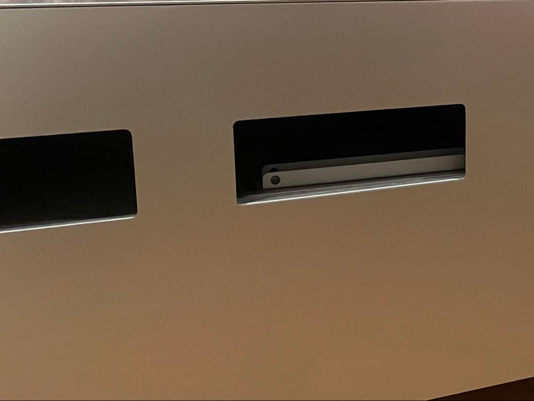 カッシーナイクスシー　Cassina LOTUS シアターボード