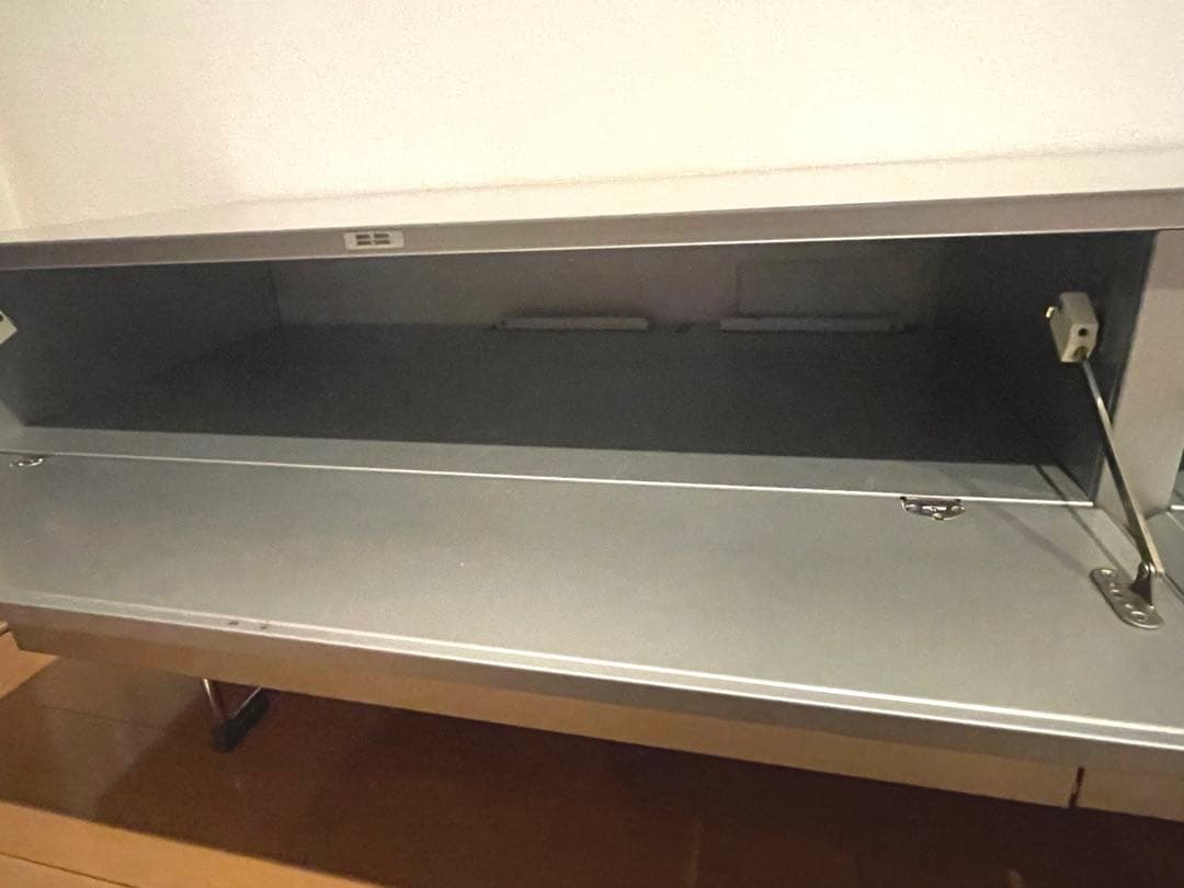 カッシーナイクスシー　Cassina LOTUS シアターボード