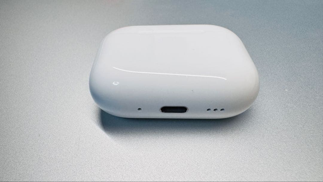 AirPods Pro 3 ケースと右のみ