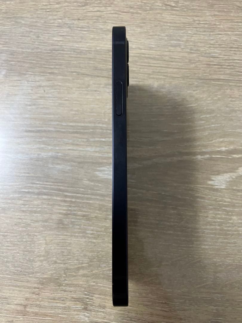 【美品】Apple iPhone 12ブラック 本体