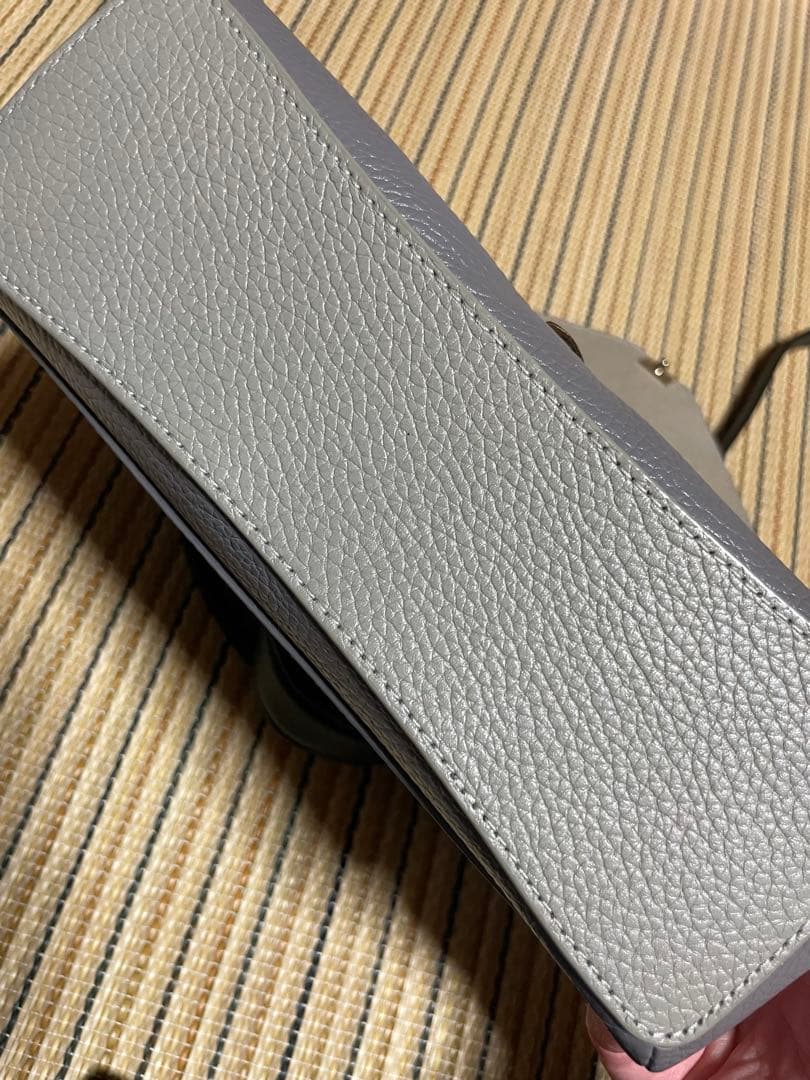 フルラ ショルダーバッグ ダフネ レザー アーチロゴ