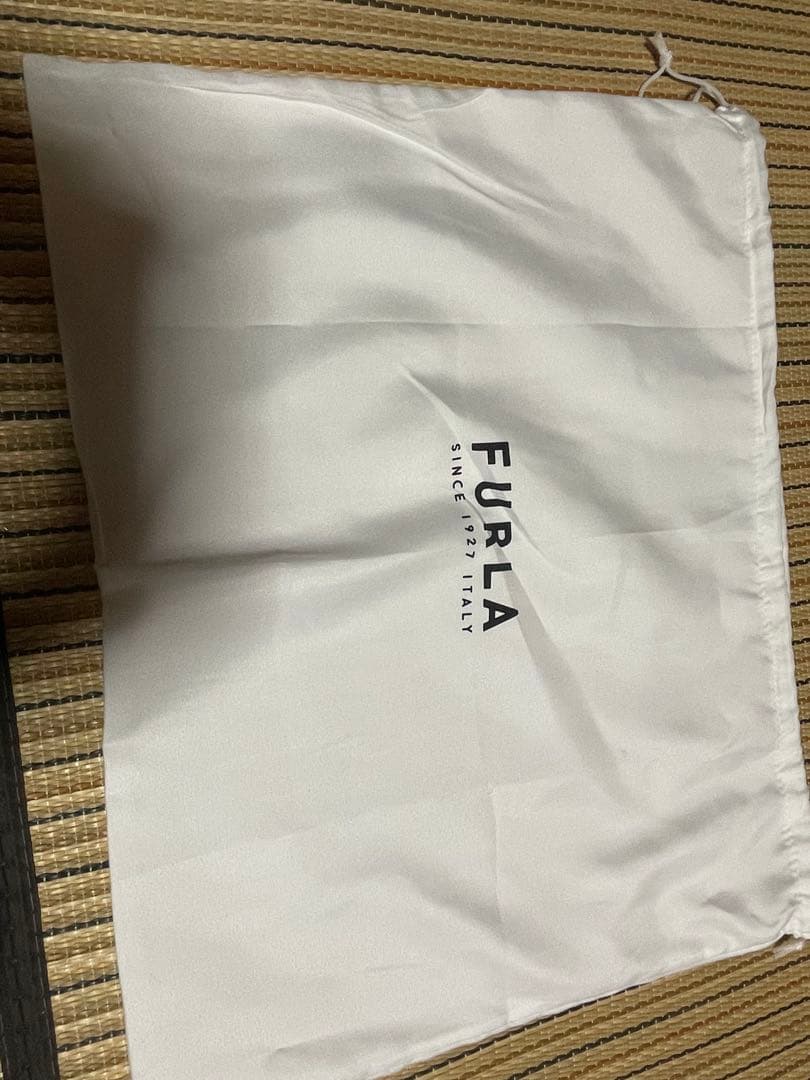 フルラ ショルダーバッグ ダフネ レザー アーチロゴ