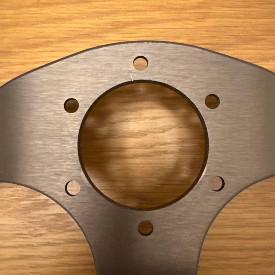 MOMO ステアリング RACE 32パイ　ホーンボタン無し