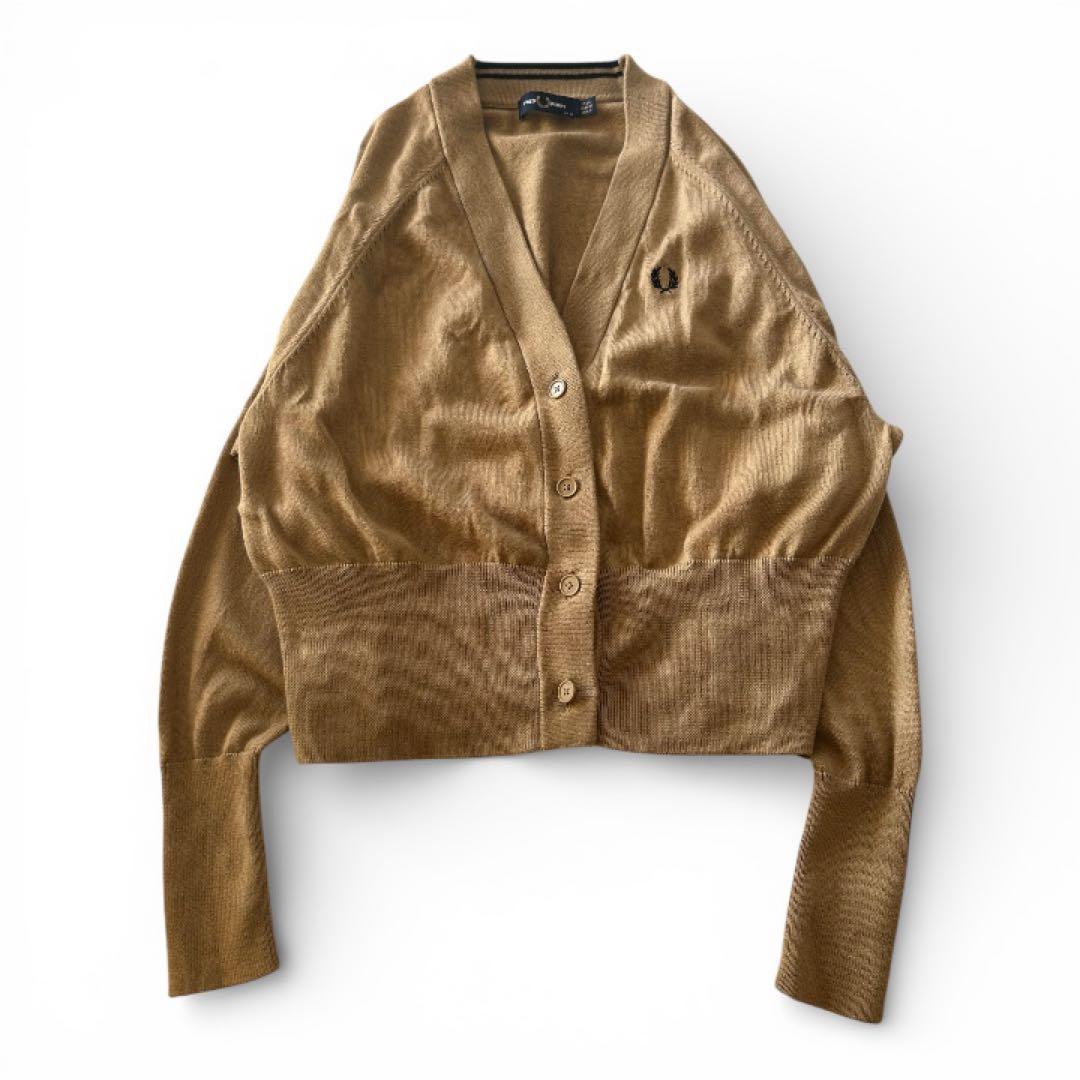 美品 FRED PERRY ベージュ Vネックカーディガン UK10