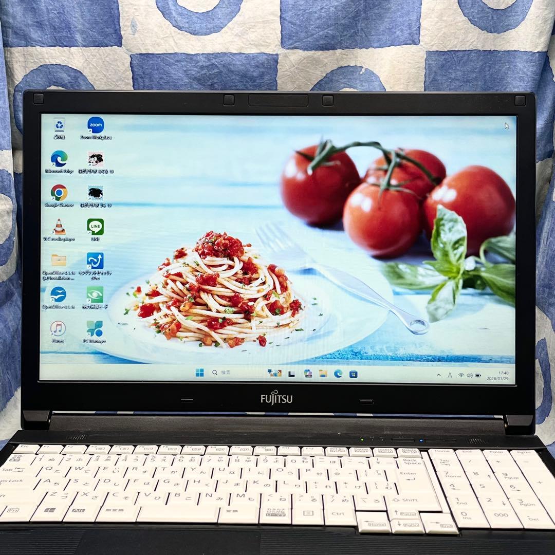 特価！第8世代☆SSDでサクサク快適☆大人な黒ノートパソコン♪Windows11