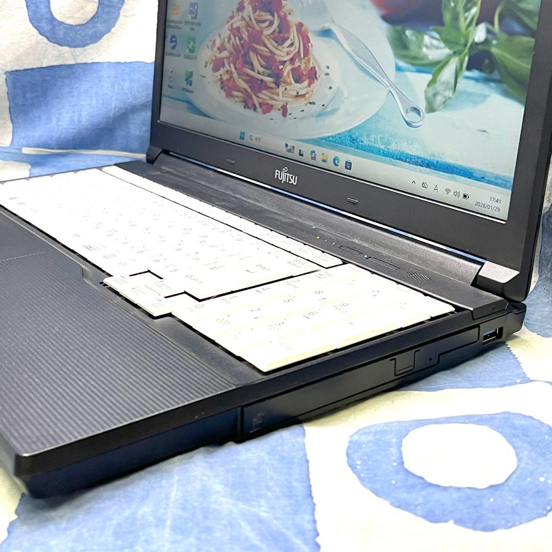 特価！第8世代☆SSDでサクサク快適☆大人な黒ノートパソコン♪Windows11