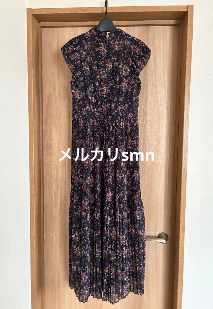 新品　fray i.d プリーツデザインシフォンプリントワンピース　ネイビー 0