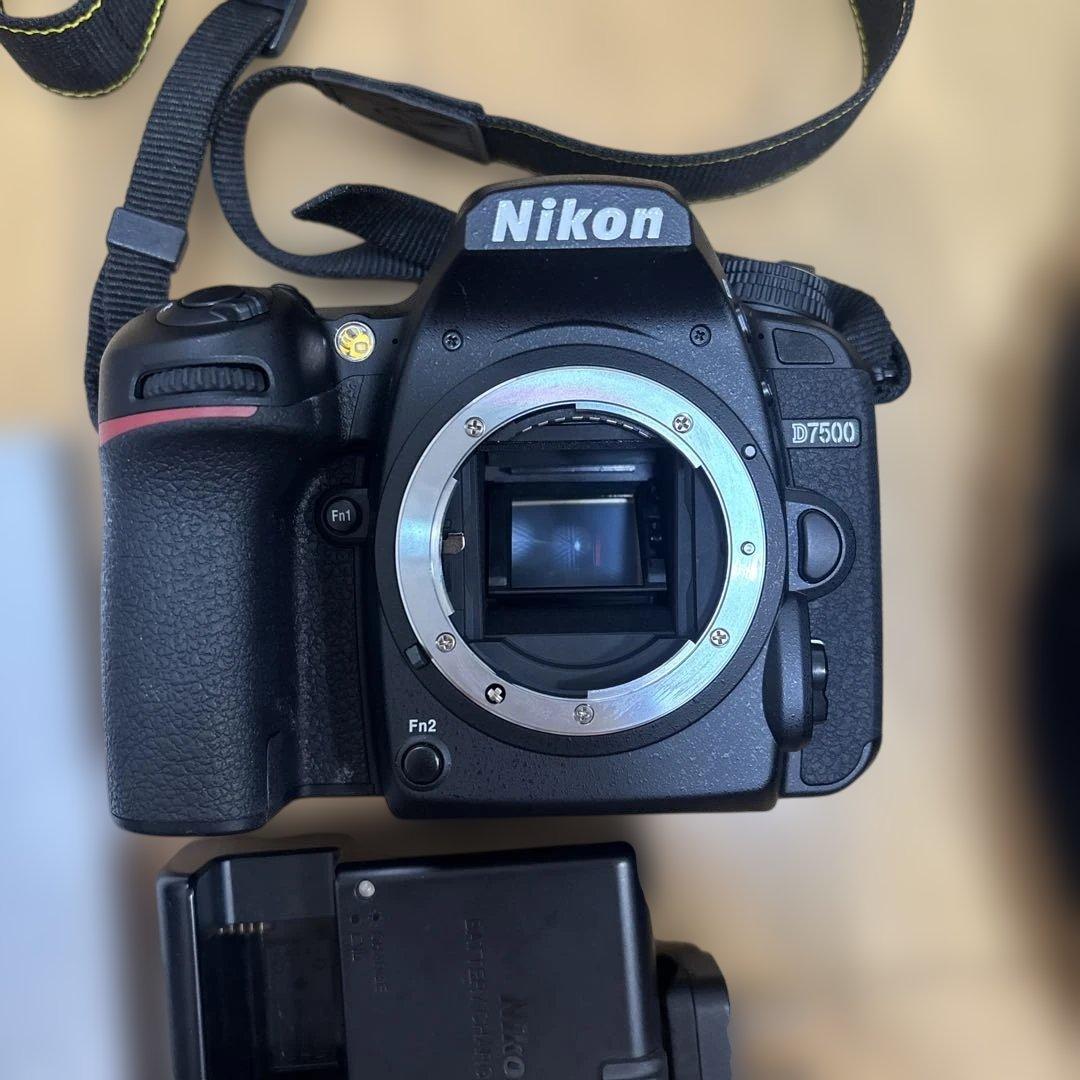 Nikon D7500 ボディ　デジタルカメラ