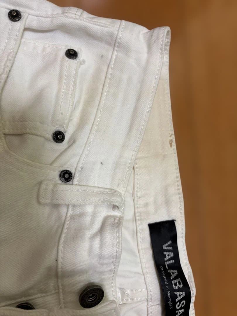 VALABASASホワイト ダメージデニムパンツ