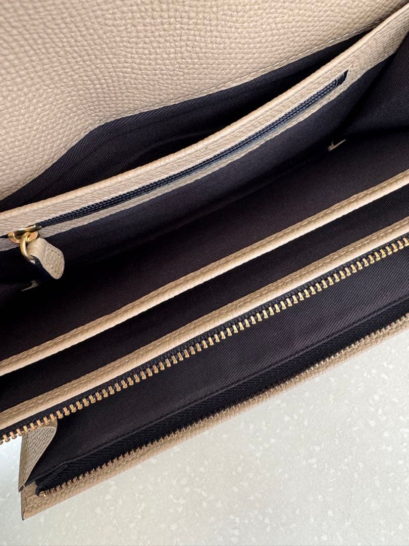 専用です。Epoi マルチウォレットSランク　ベージュ⭐︎エポイ