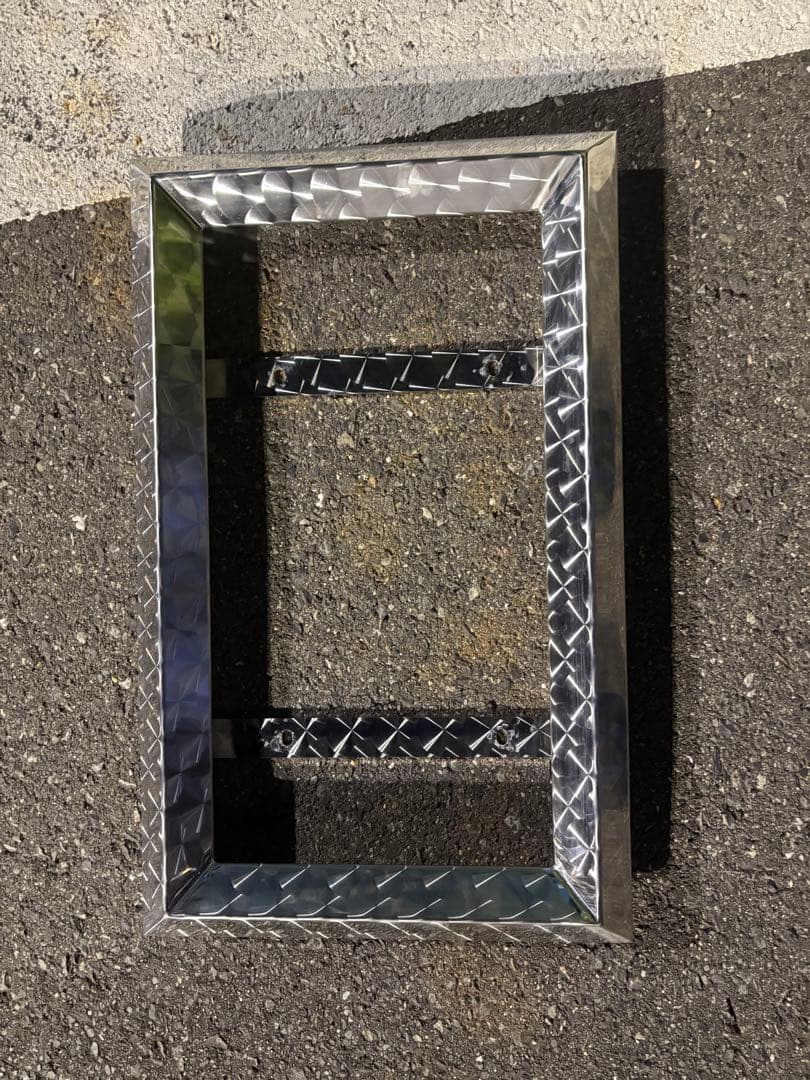 40角おこし ウロコ柄 ステンレス ナンバーフレームトラック